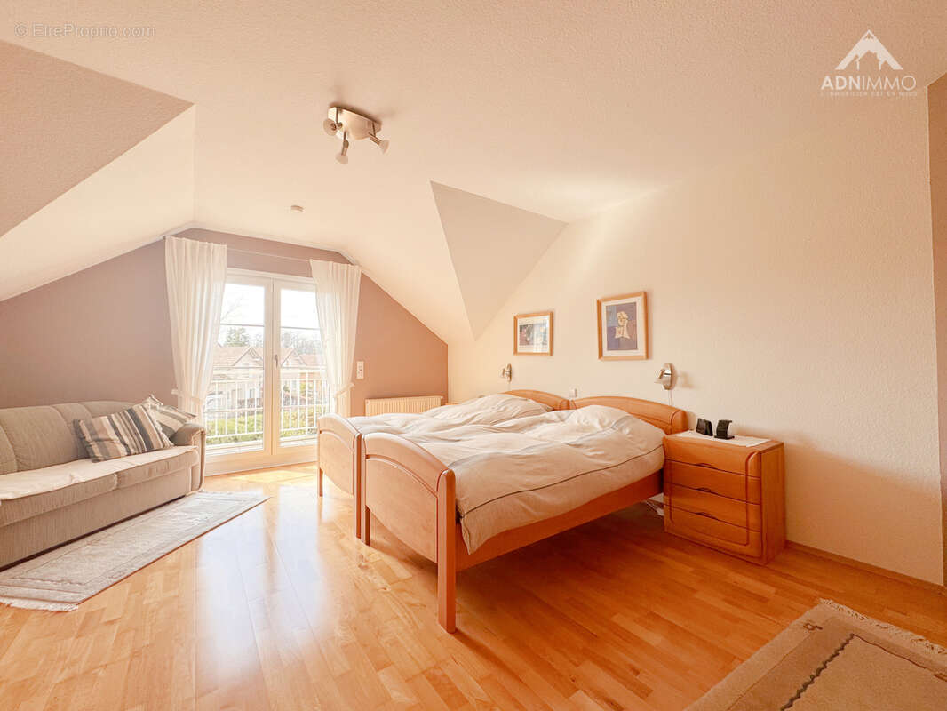 Maison à SAINT-GENIS-POUILLY