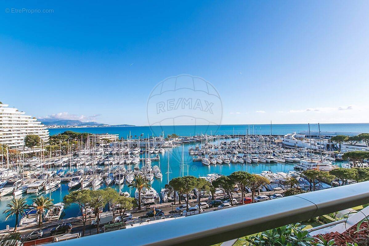 Appartement à VILLENEUVE-LOUBET