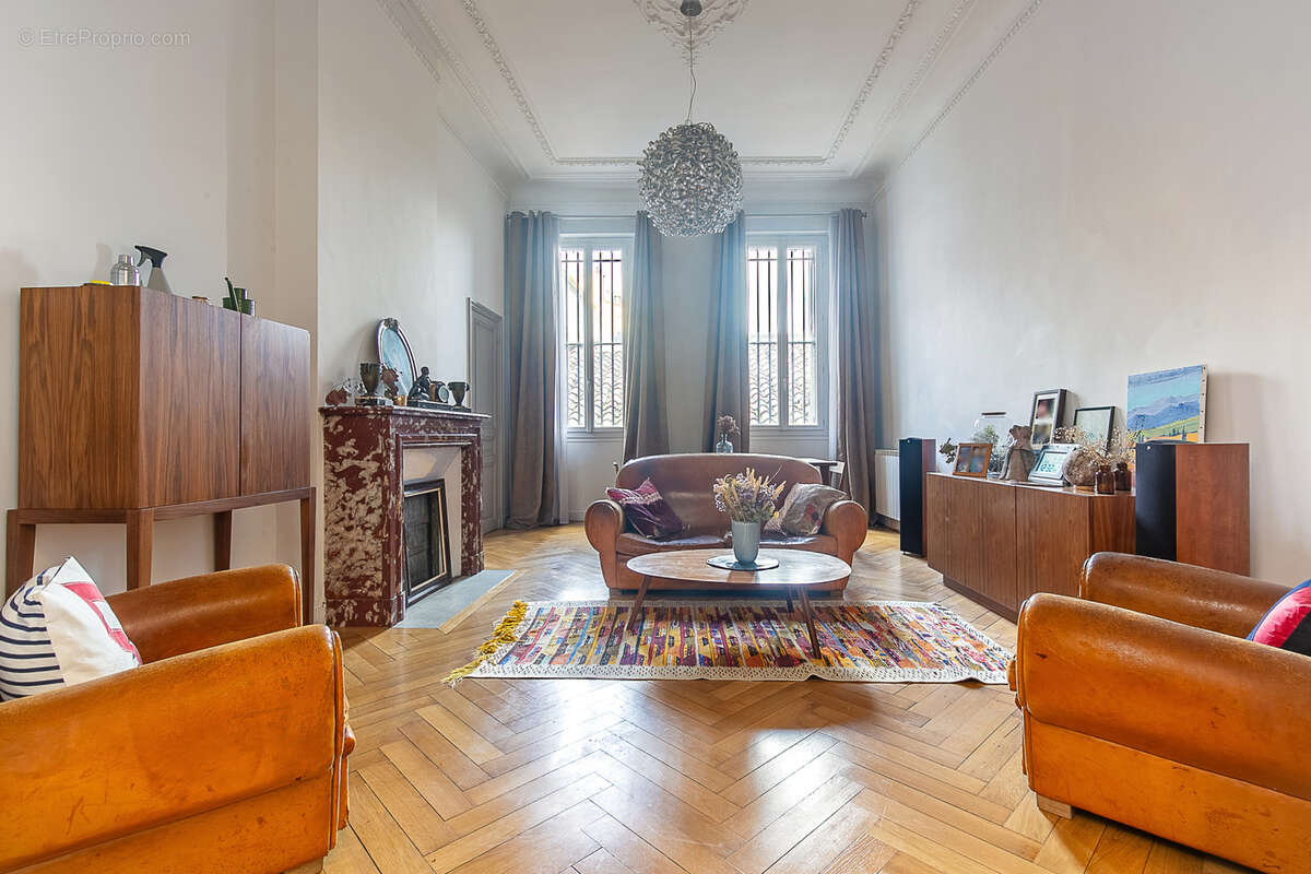 Appartement à MARSEILLE-6E