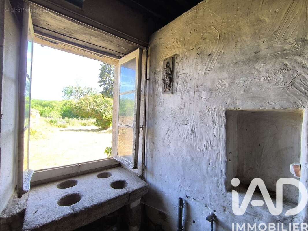 Maison 80 m² à Magnat-L'etrange  - photo 8