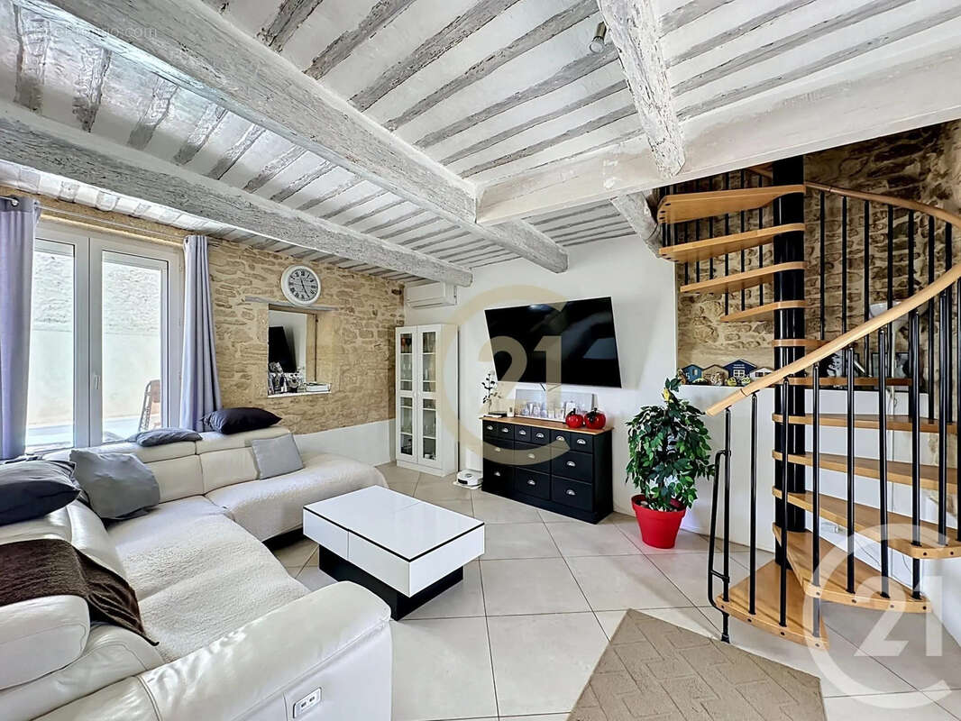 Maison 70 m² à Uzes  - photo 2