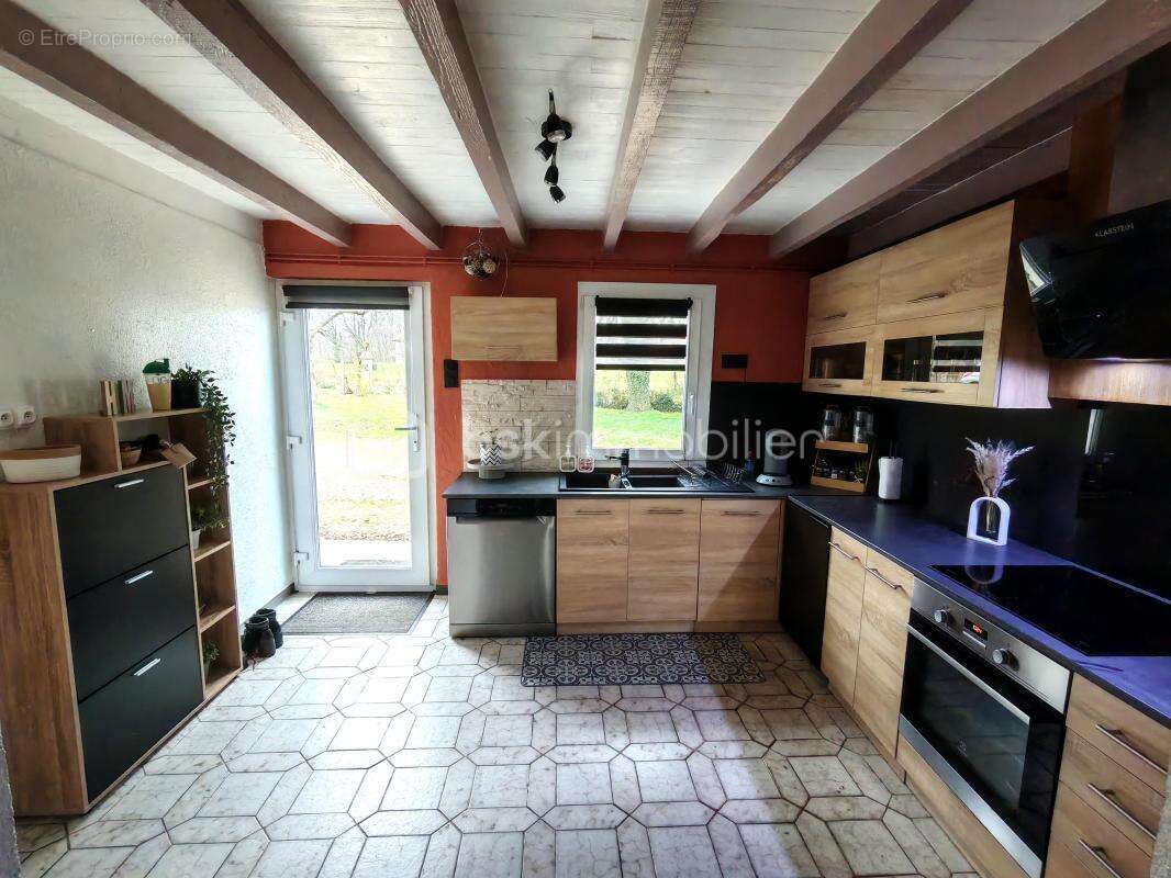 Maison à MONTREVEL-EN-BRESSE