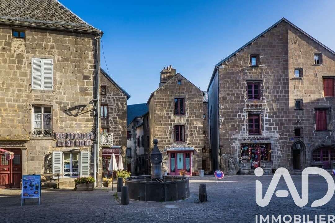Photo 1 - Maison à BESSE-ET-SAINT-ANASTAISE