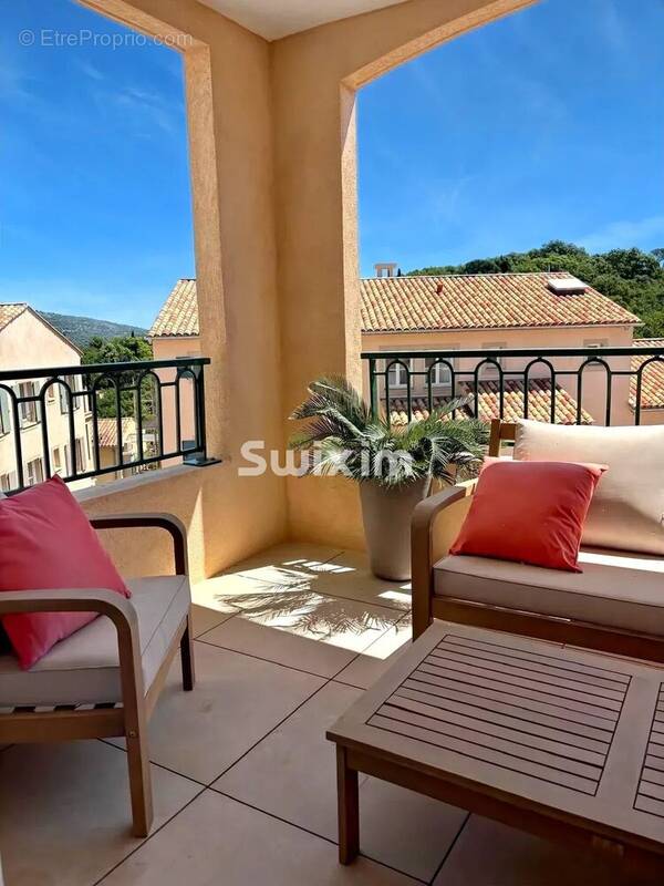 Appartement à GRIMAUD