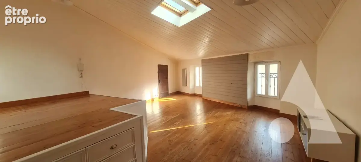 Appartement à SALERNES