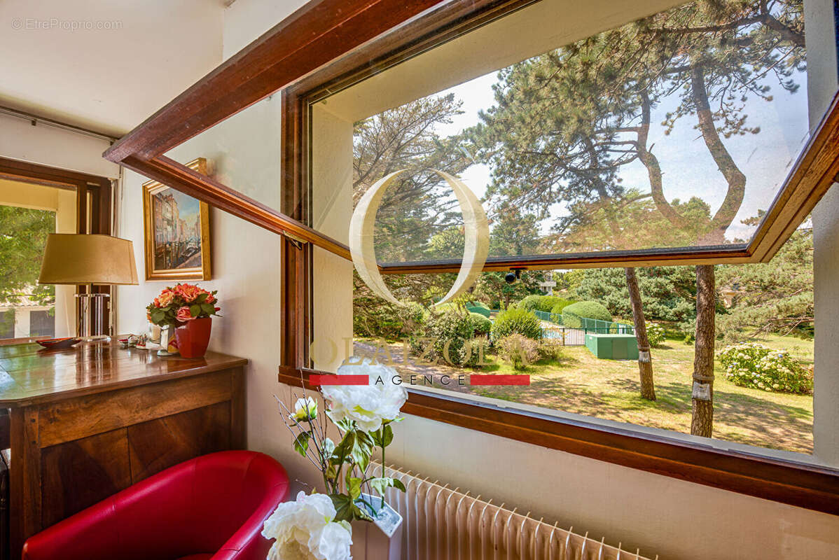 ANGLET - Appartement T2 avec terrasse, cave et piscine à proximité des plages. - photo 6