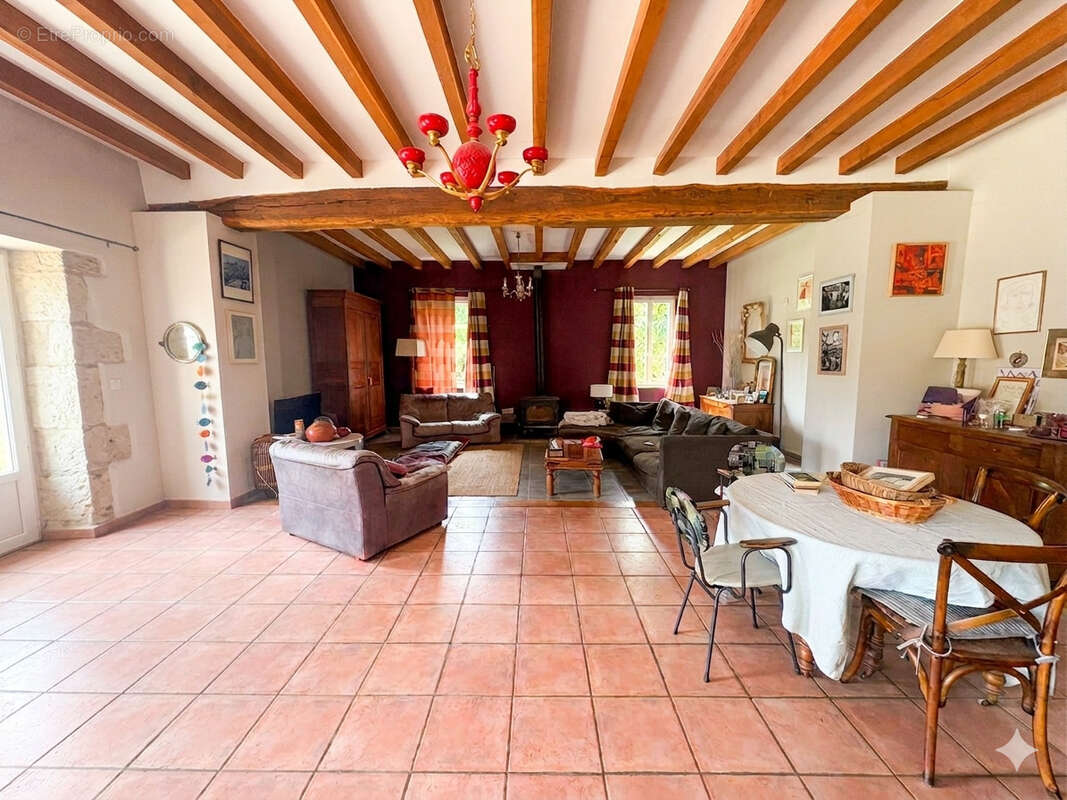 Maison à CHAUMOT