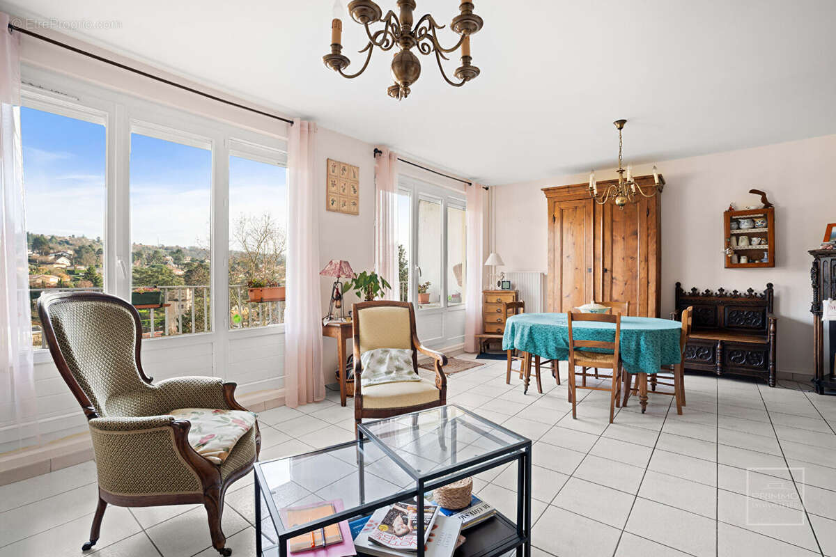 Appartement à NEUVILLE-SUR-SAONE