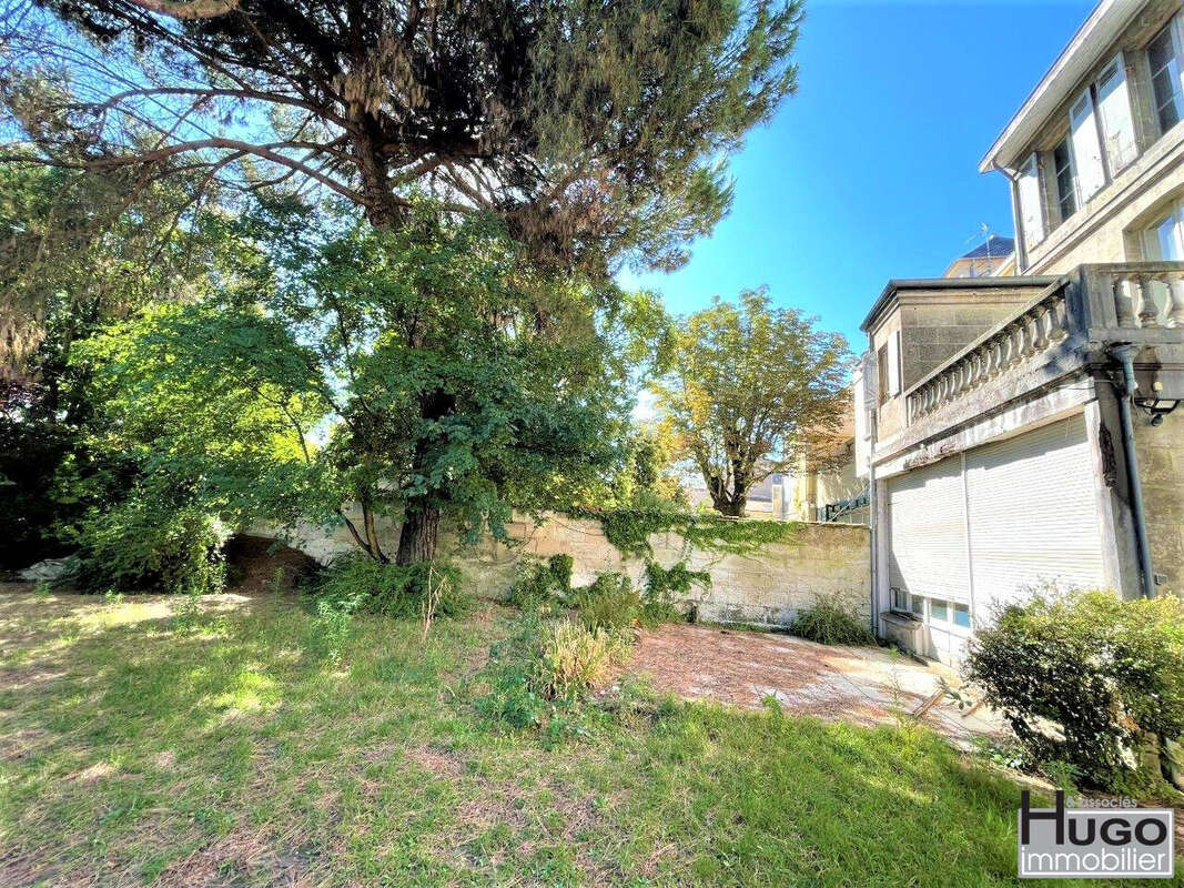 Bordeaux - croix de seguey - hotel particulier 485m² avec jardin 250m² et 2 parkings !!! - photo 11