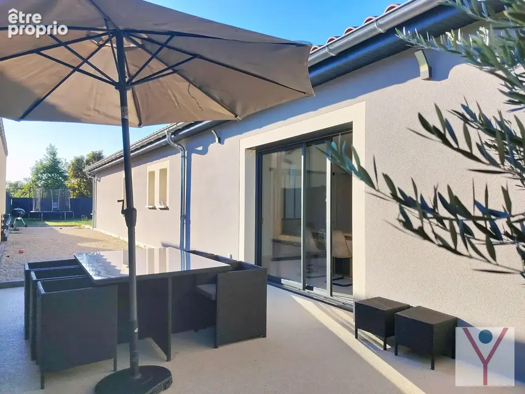 Maison 5 pièces 130 m² à vendre à Vonnas (01540) - photo 2