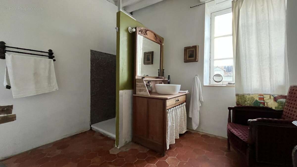 Maison à LUCENAY-L&#039;EVEQUE