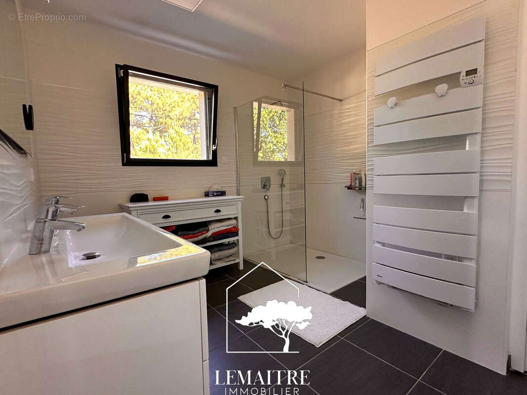 Maison à LES MATHES