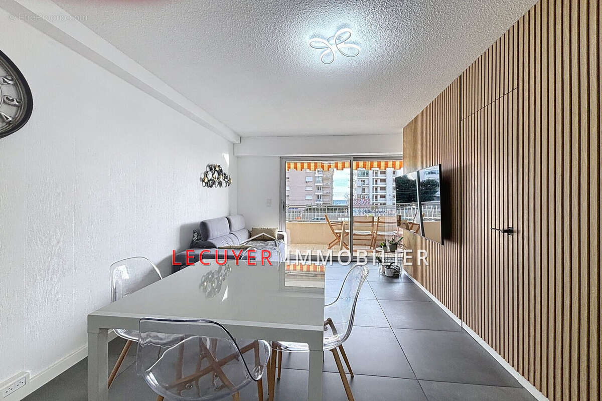 Appartement à VALLAURIS
