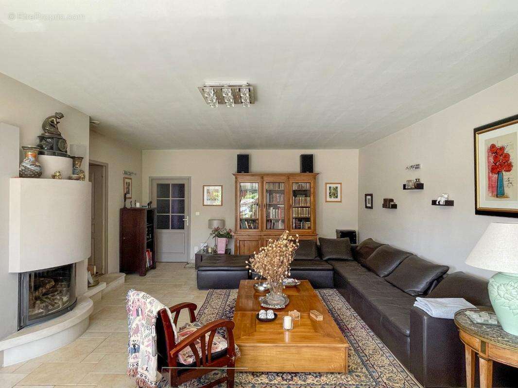 Maison à CASTERA-VERDUZAN