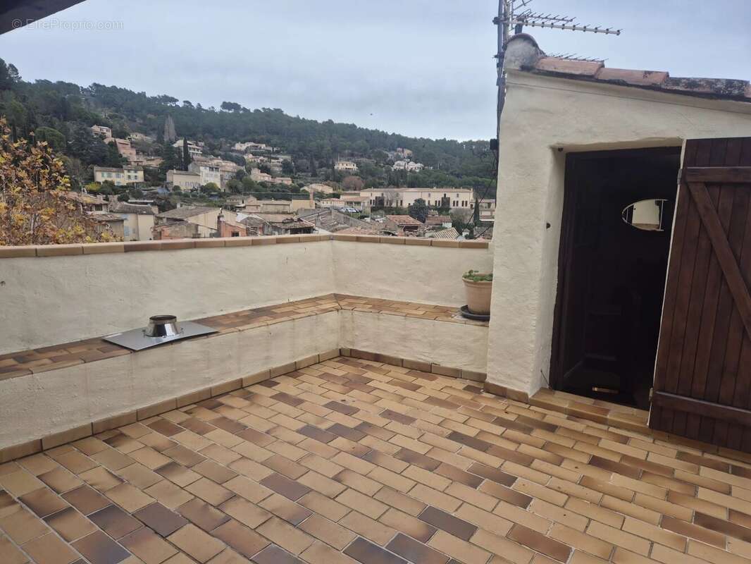 Appartement à COTIGNAC