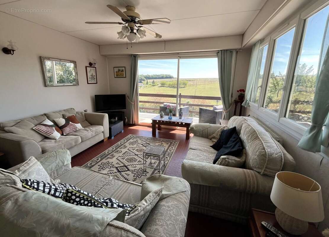 Maison à SALLES-LAVALETTE