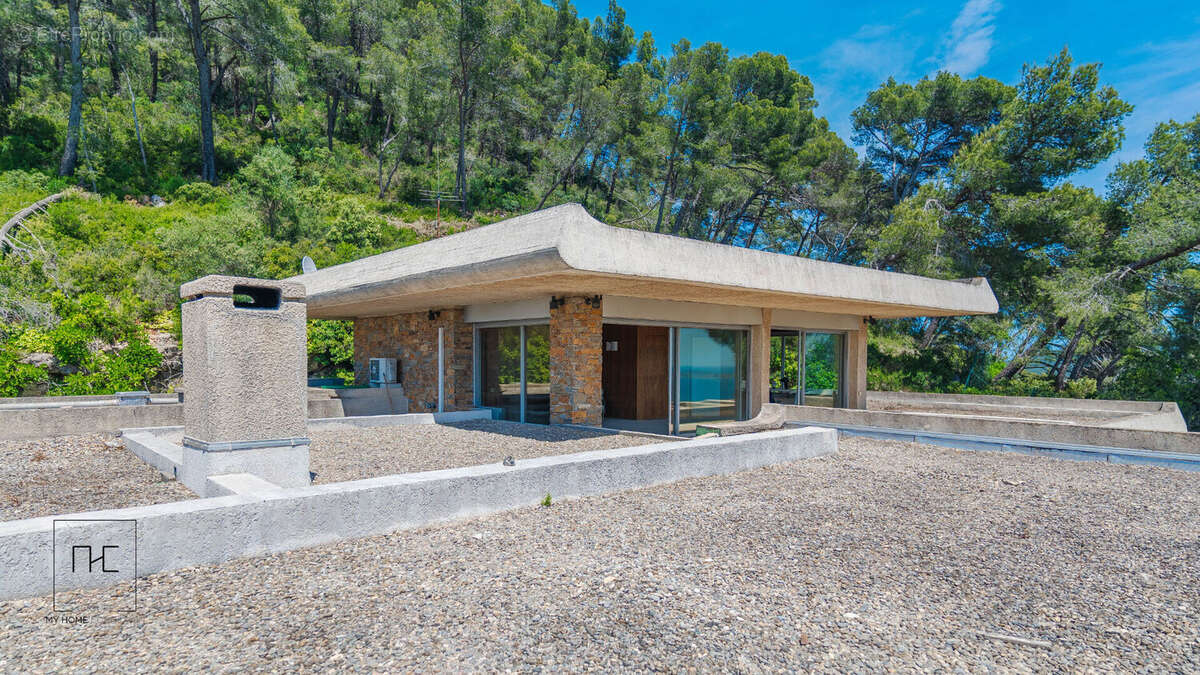 Maison à CARQUEIRANNE