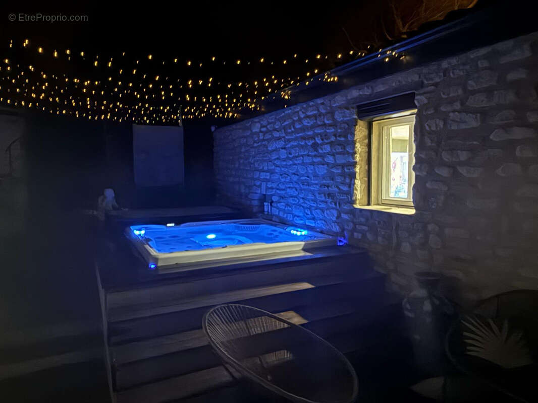 Maison à SUZE-LA-ROUSSE