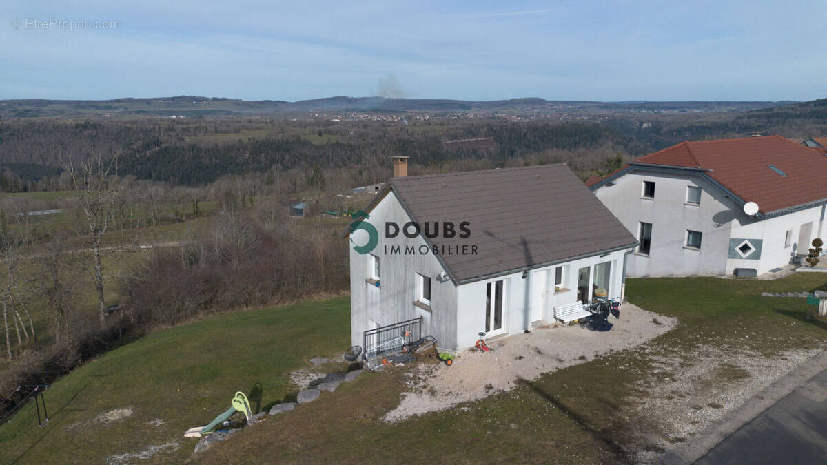 Maison à PLAIMBOIS-VENNES