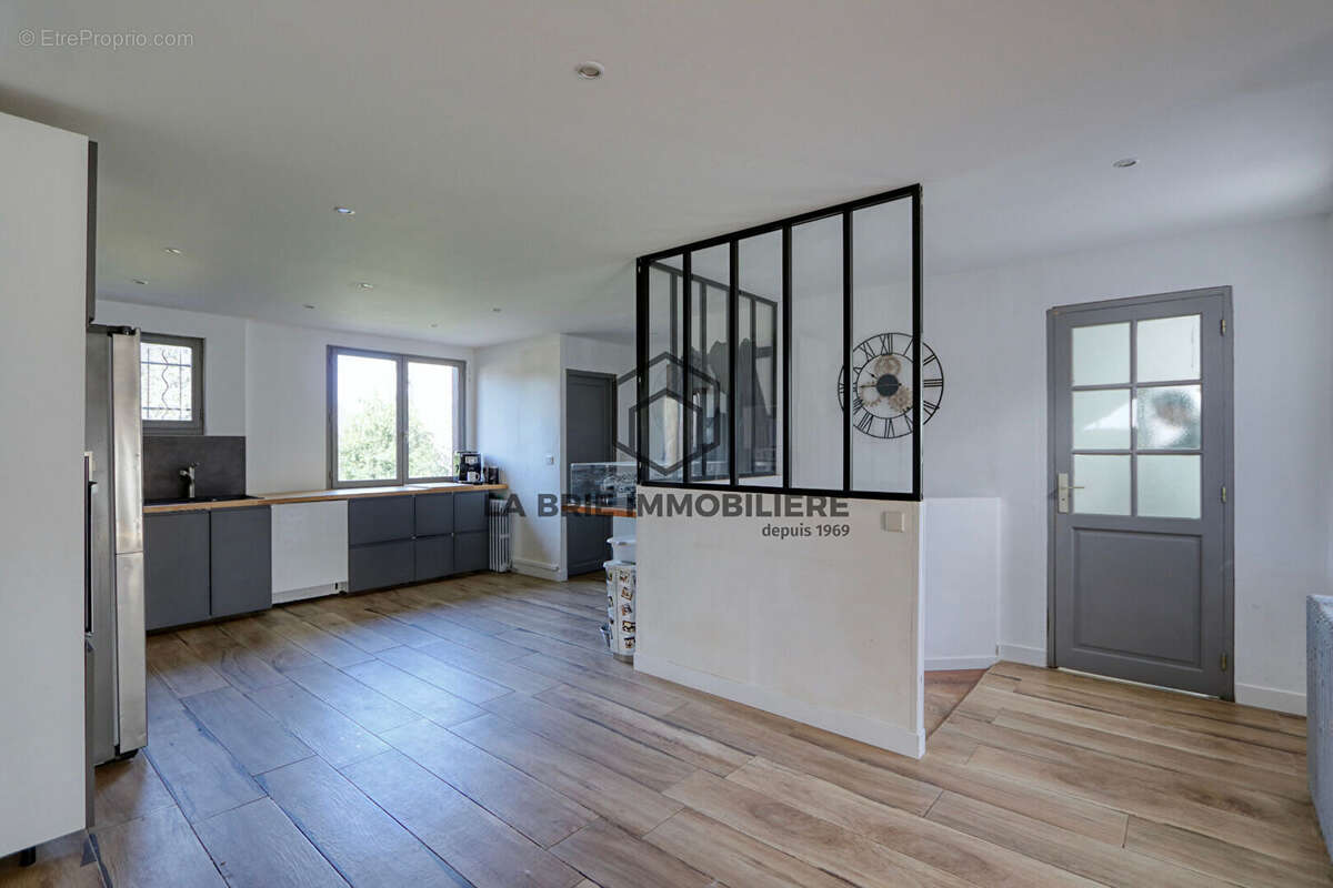 Maison à VILLECRESNES