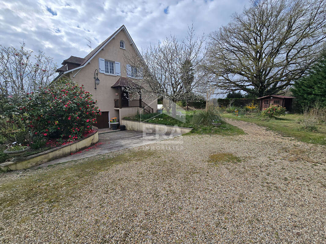 Maison à MONTPON-MENESTEROL