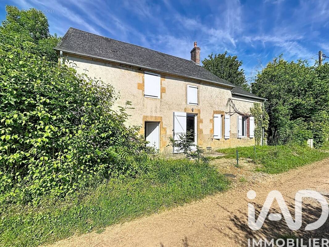Photo 1 - Maison à SAINT-SULPICE
