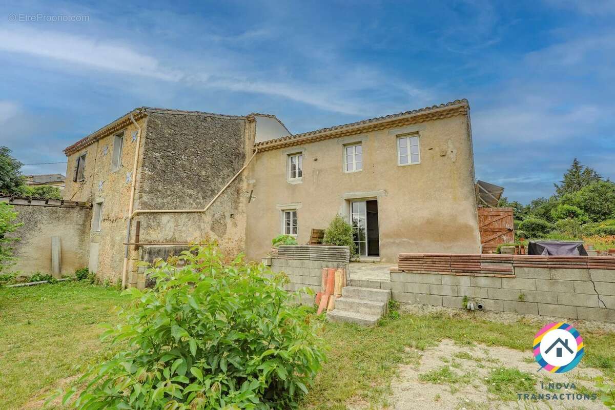 Charme, volume et vue campagne. Ancienne grange en pierre de 160m² - photo 5