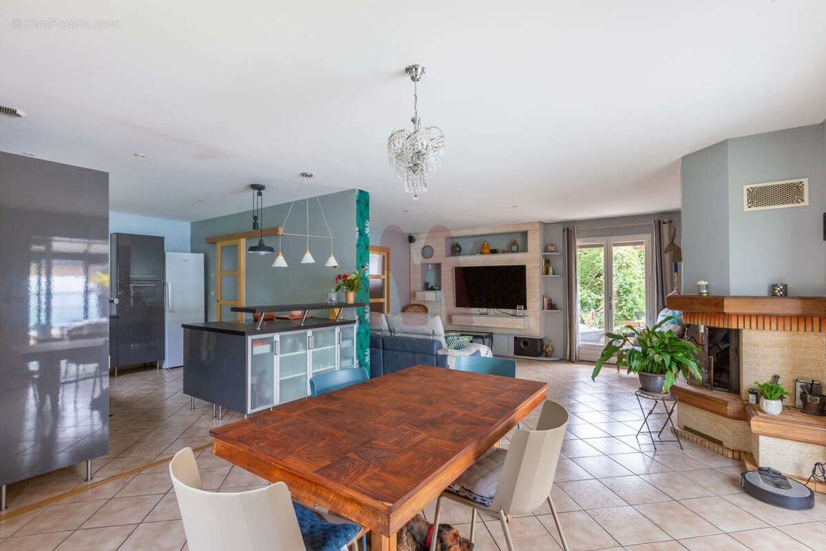 Maison à LENTILLY