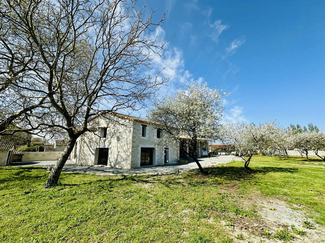 Maison à PRAHECQ