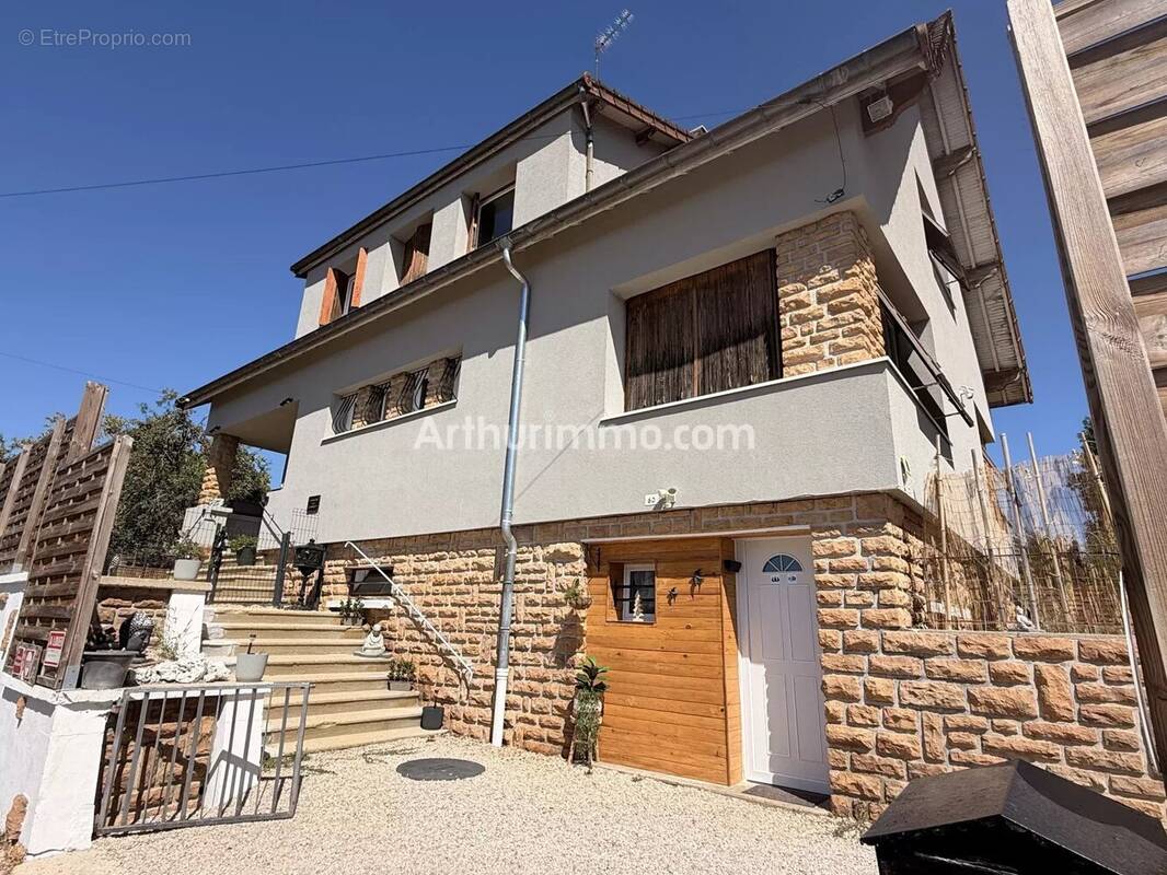 Maison à COUSANCE