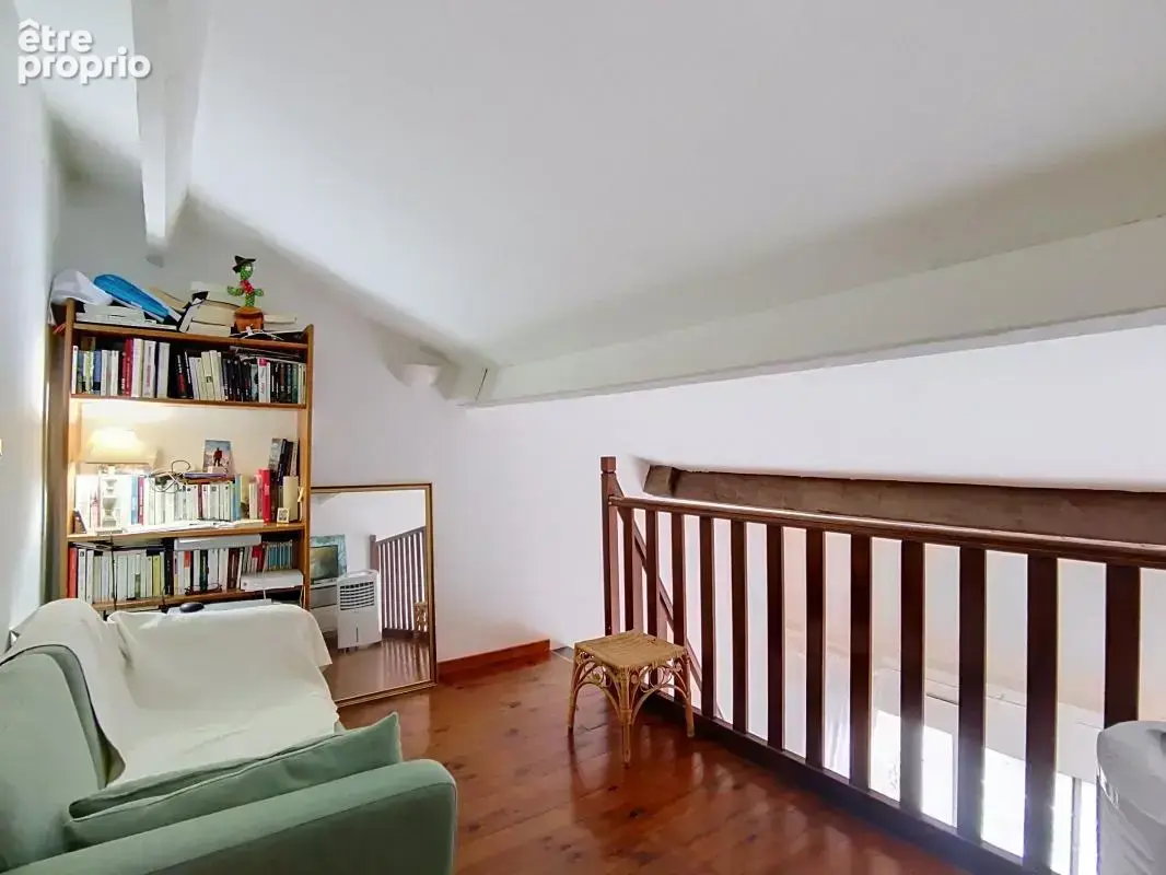 A vendre TOULON OUEST appartement T2 en duplex avec balcon, parking et cave - photo 5