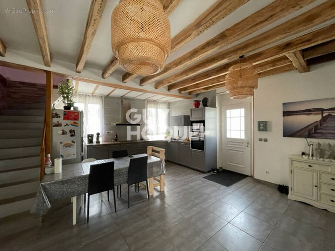 Maison à LE MEIX-SAINT-EPOING