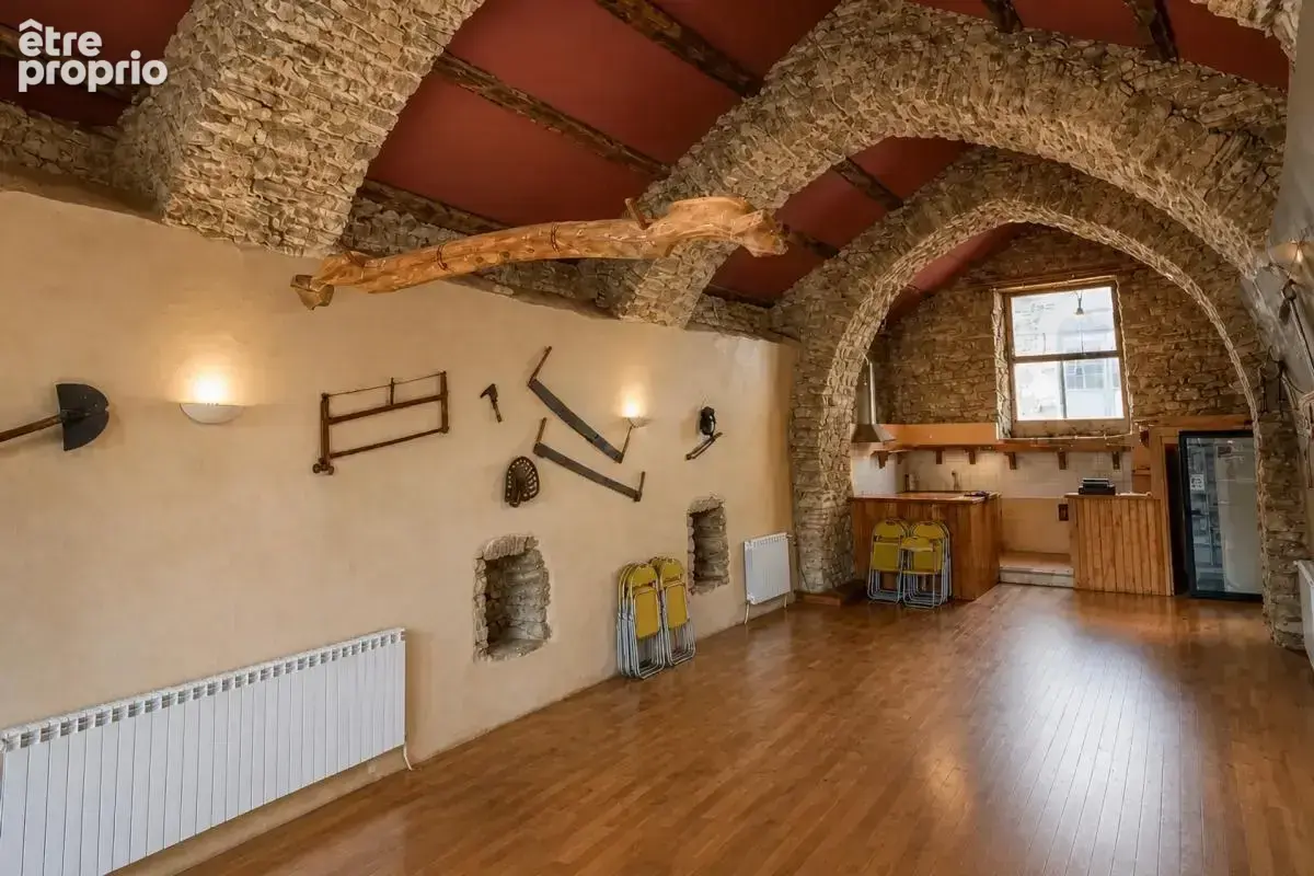 Maison de 11 pièces de 185 m² + 335 m2 de dépendance à La Tieule - photo 14