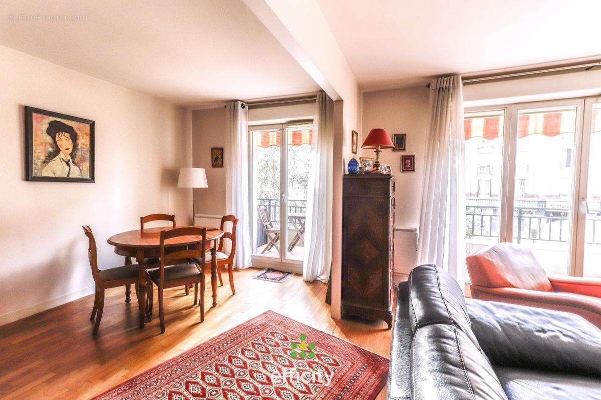 Appartement à LE PERREUX-SUR-MARNE