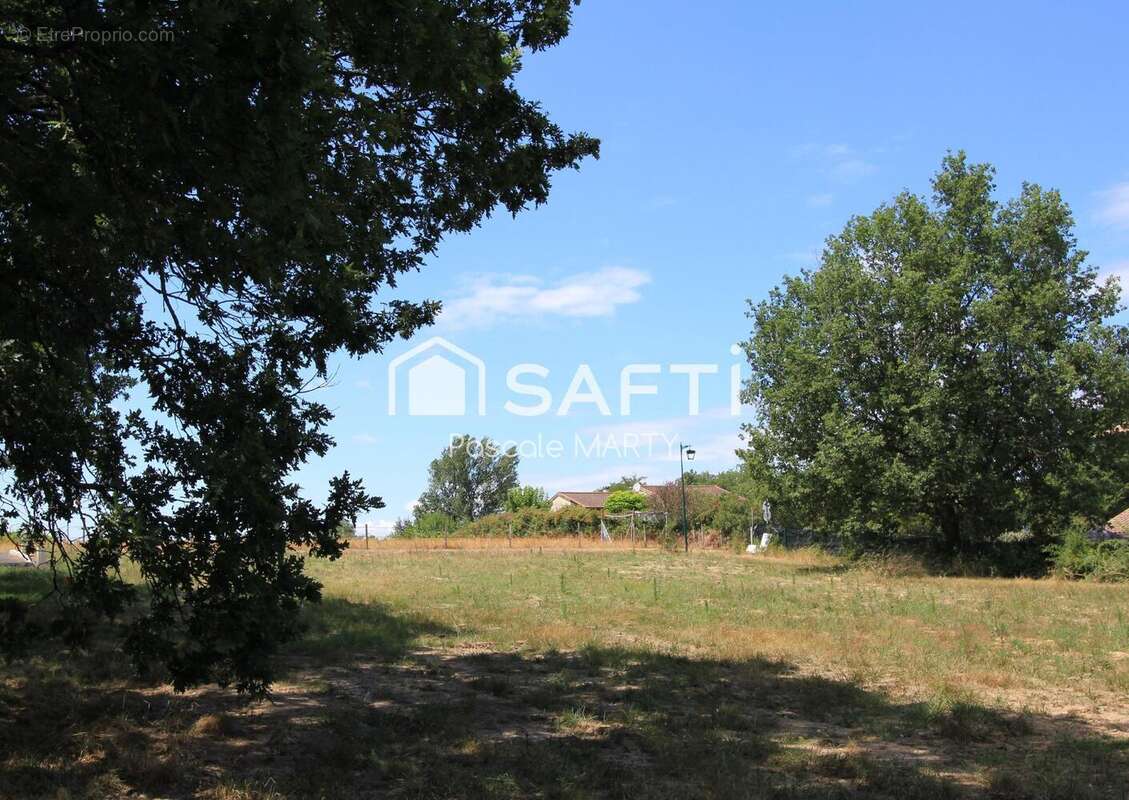 Terrain 1446 m² à Villaudric  - photo 4