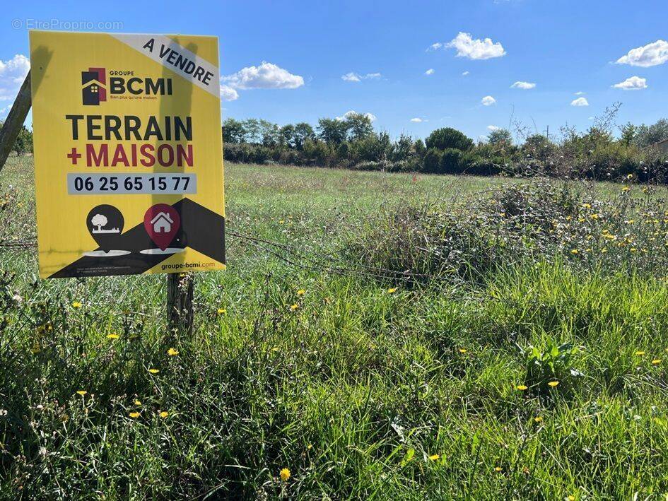 Terrain à RIVIERES