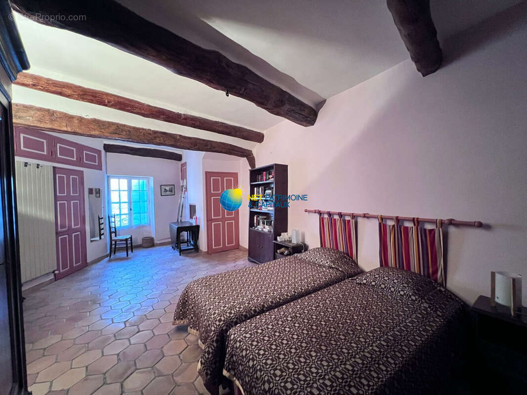 Maison à JOUQUES