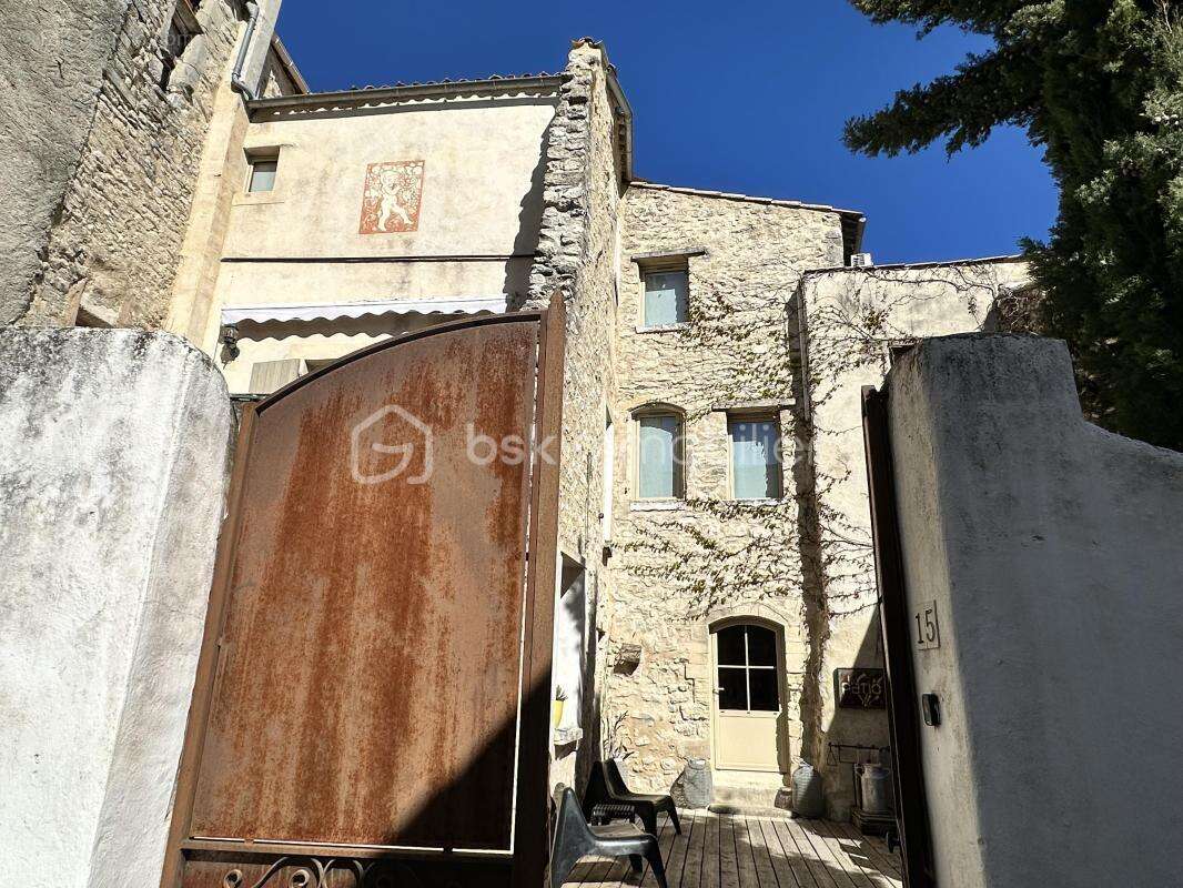 Grande maison en pierre avec bassin - photo 2