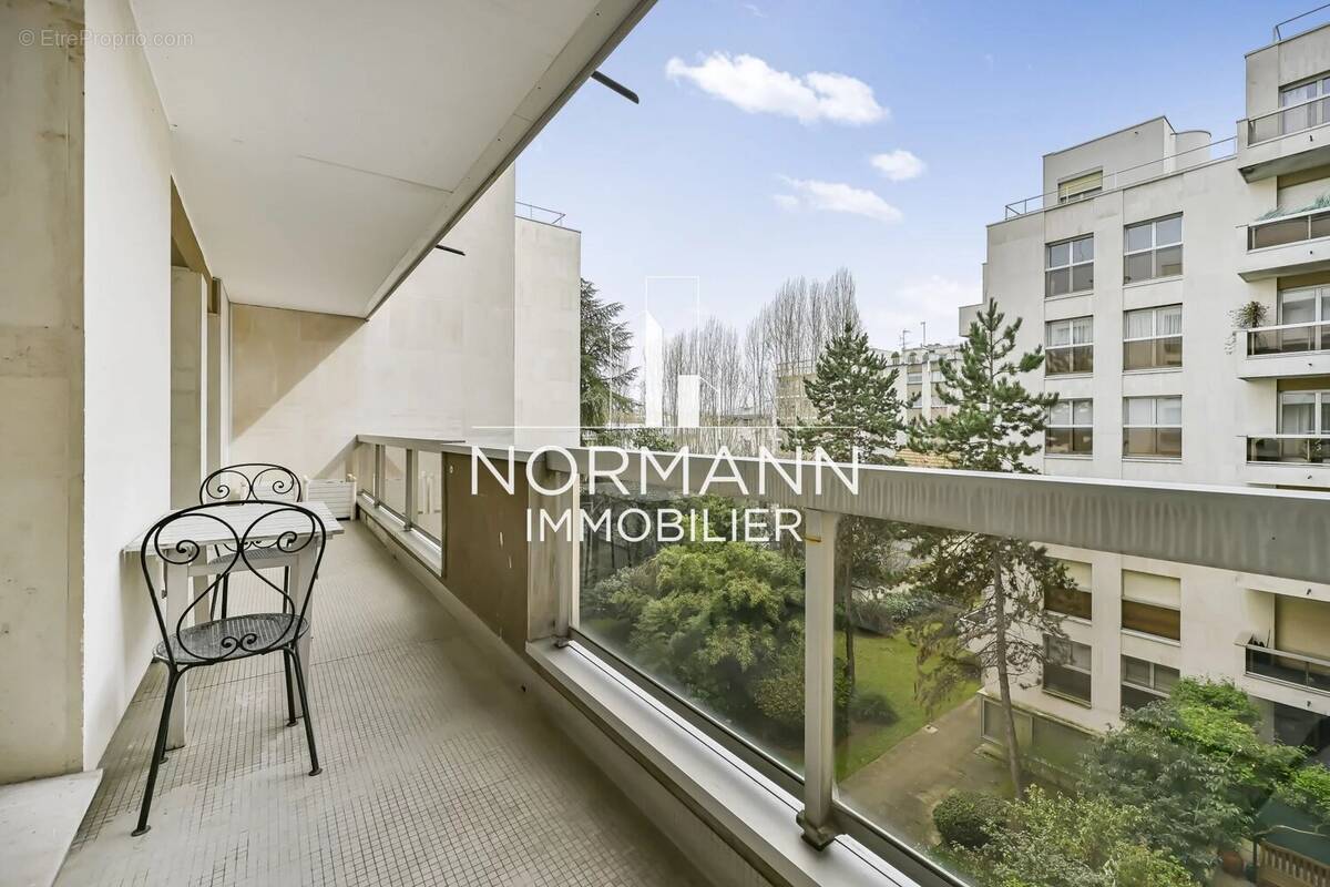Appartement à NEUILLY-SUR-SEINE