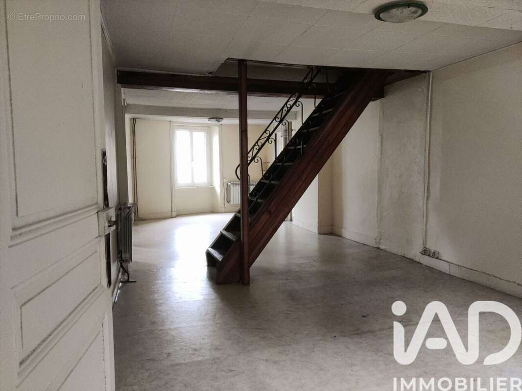 Photo 2 - Maison à MONTVERDUN
