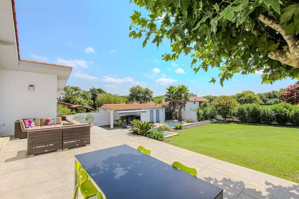 Exclusivite - bidart - ilbarritz  - maison familiale d'exception proche plage et commerces a pied - photo 6