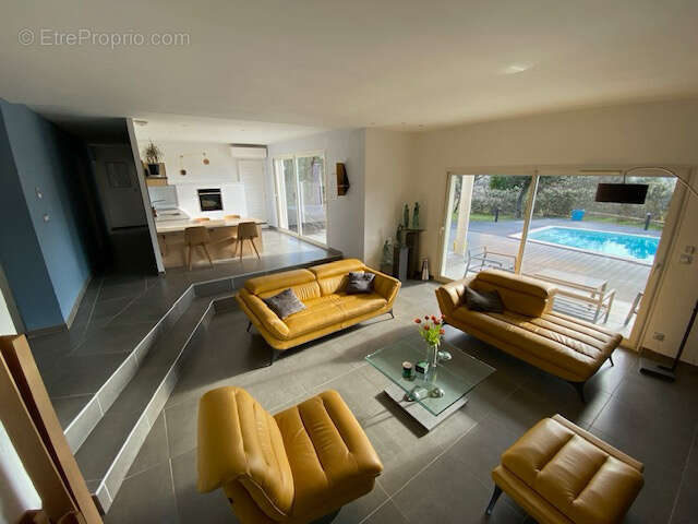 A 5 min de QUISSAC, belle villa F6 contemporaine de 135m2 avec piscine avec garage sur 1700 m2 de terrain - photo 4