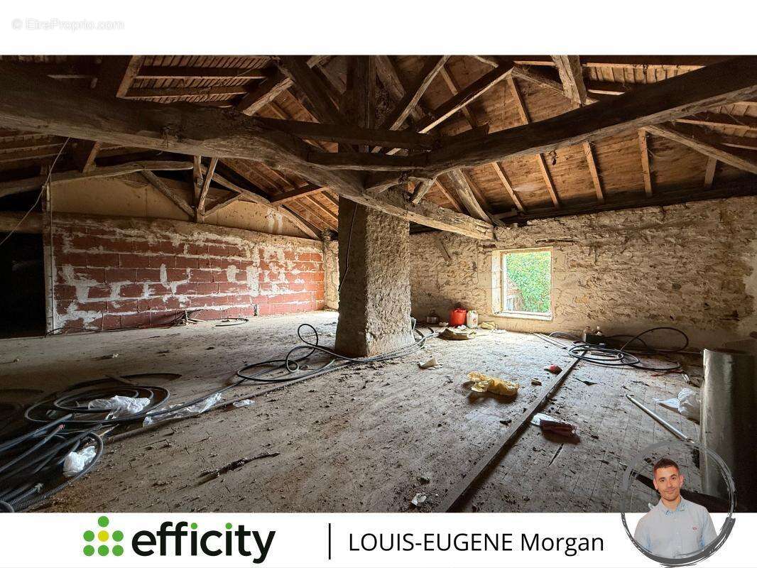 Maison à MAUPREVOIR