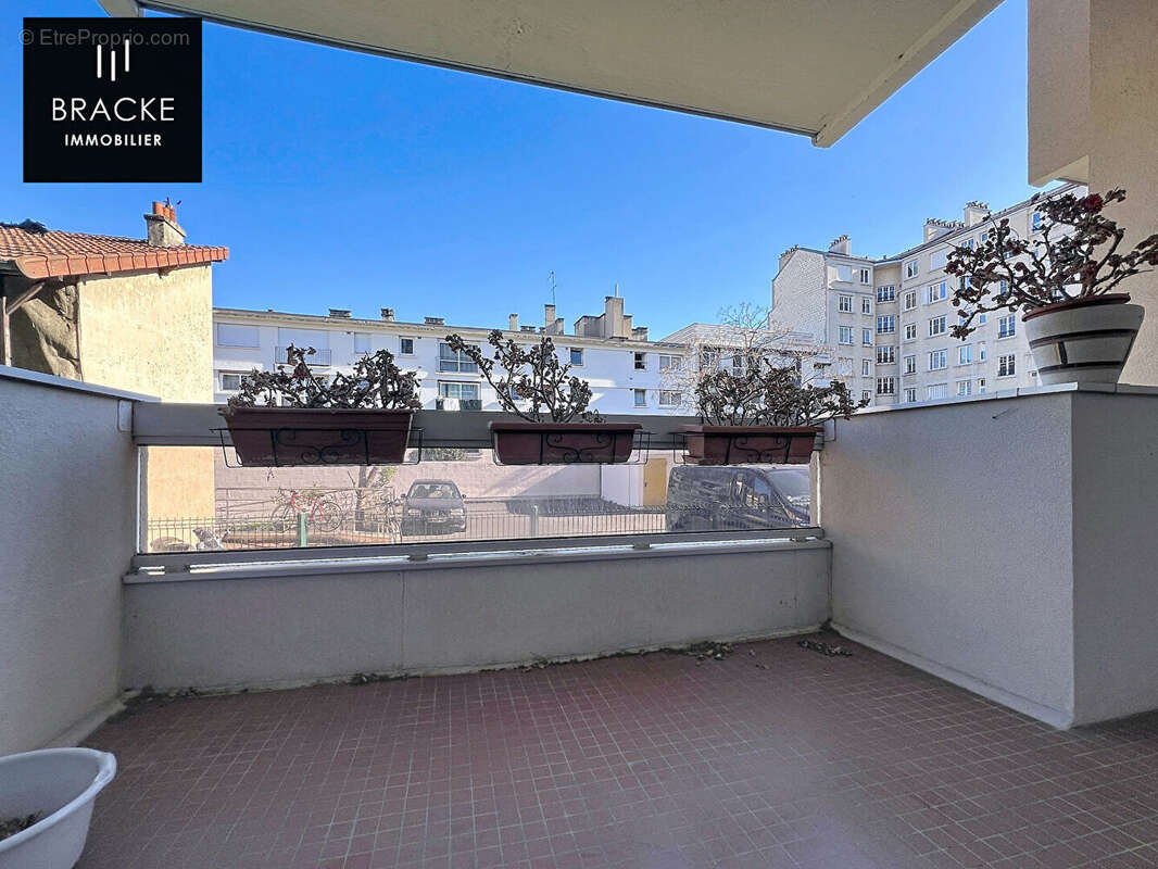 Appartement à COURBEVOIE