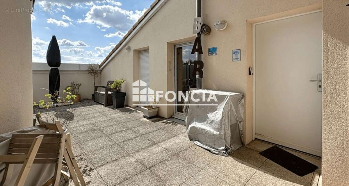 SAINT MICHEL : T4 avec terrasse, cave et grand garage - photo 4