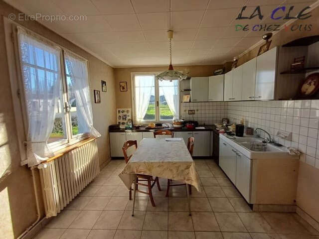 Maison à VERNOUX-EN-GATINE