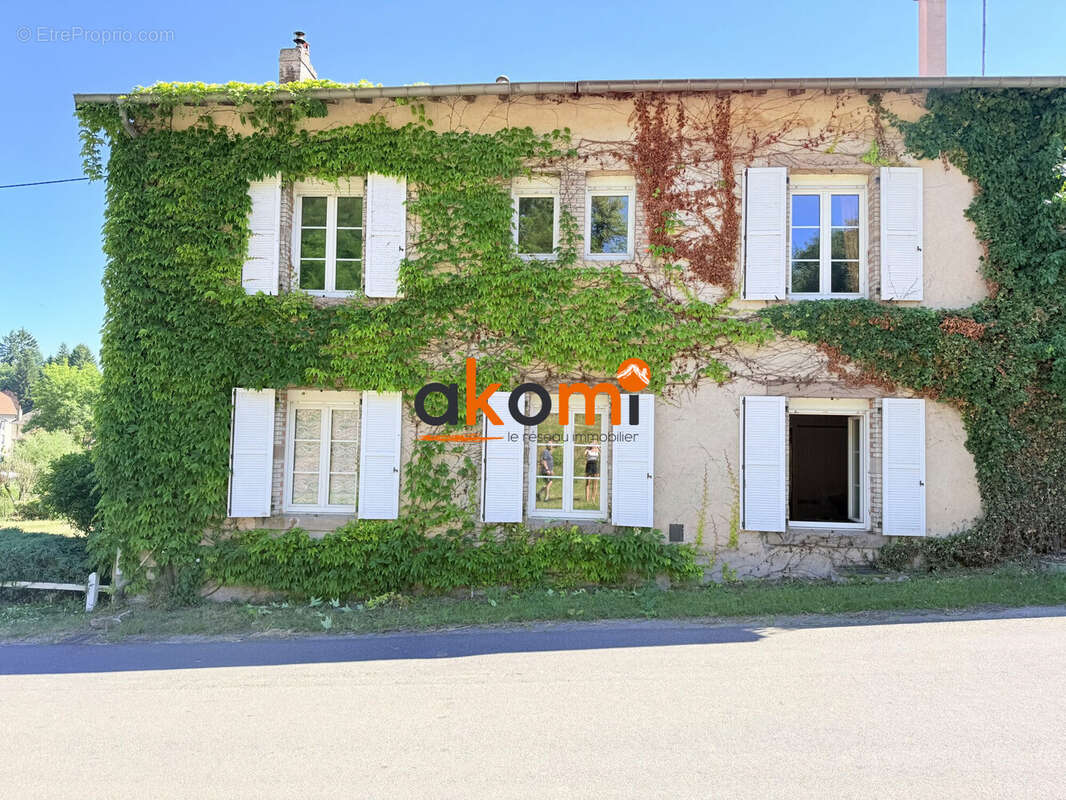 Maison à BREMENIL