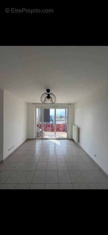 Appartement à CESSY