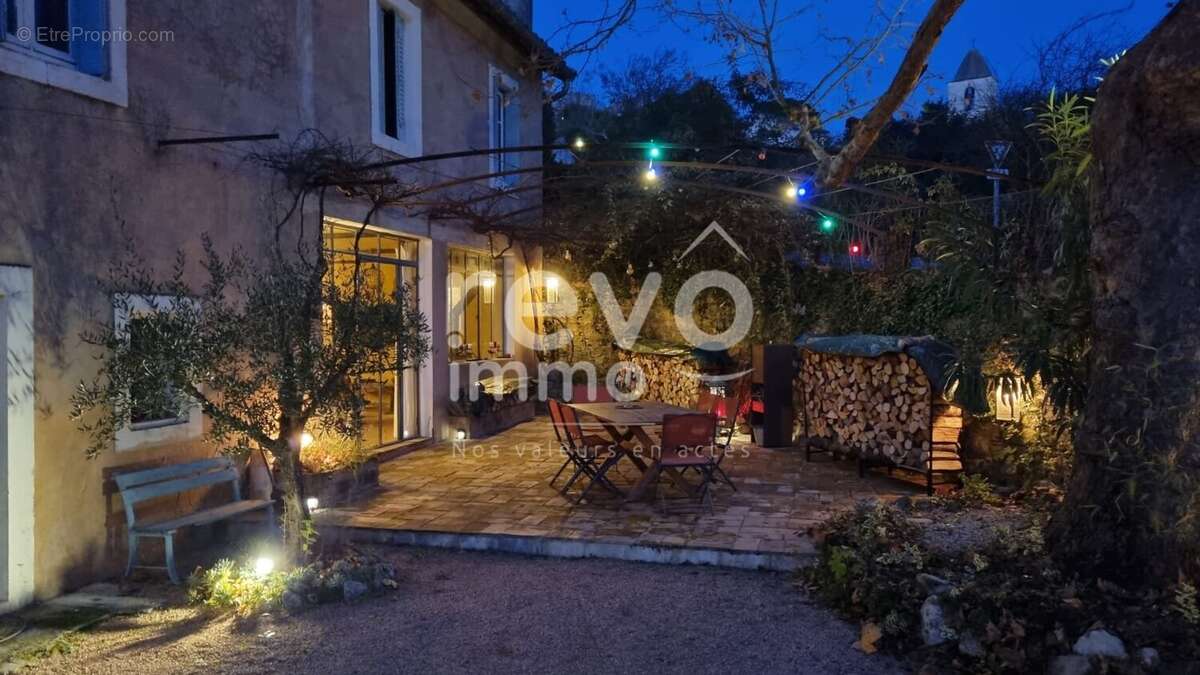 Mas de village de charme rénové avec goût ! - photo 17