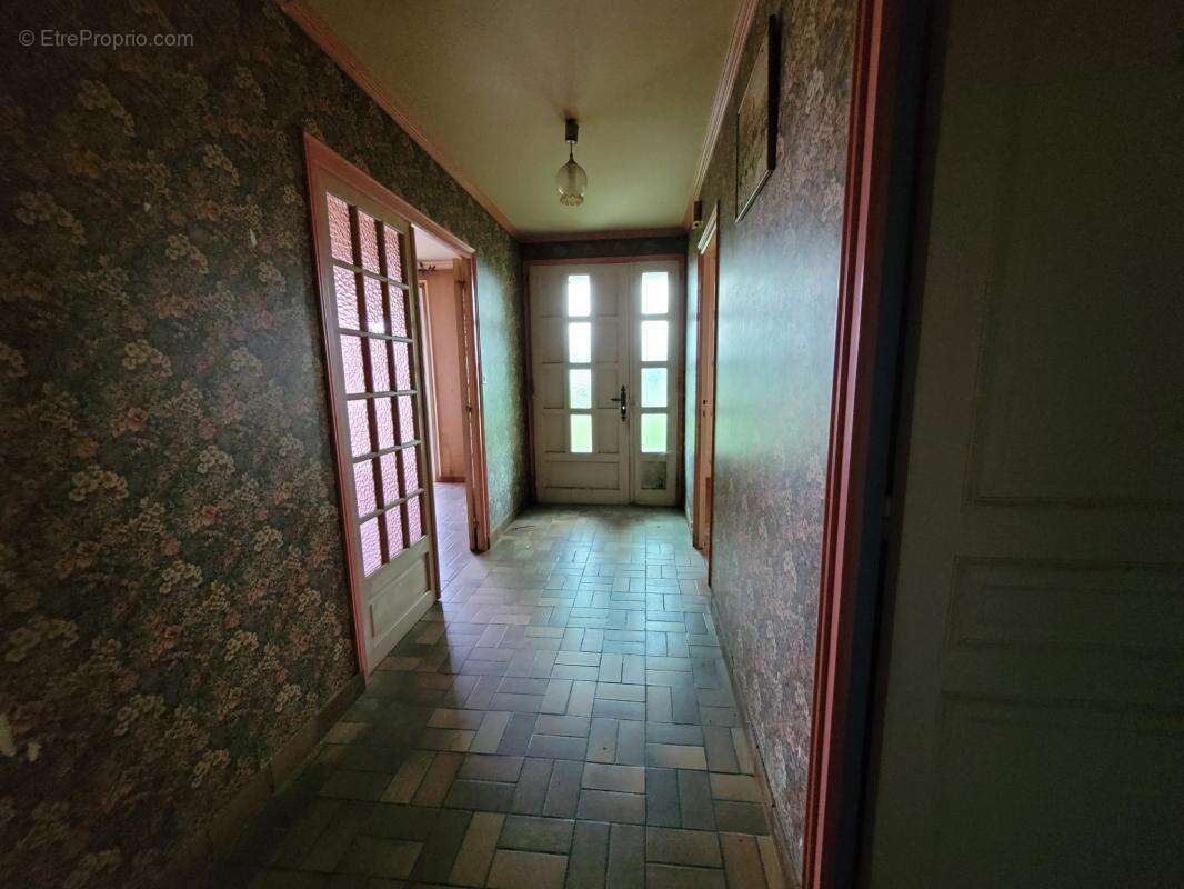 Propriété bâtie composée d'une habitation principale et de d - photo 4